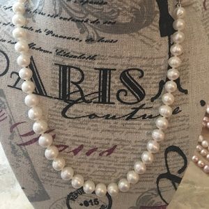 White pearl strand